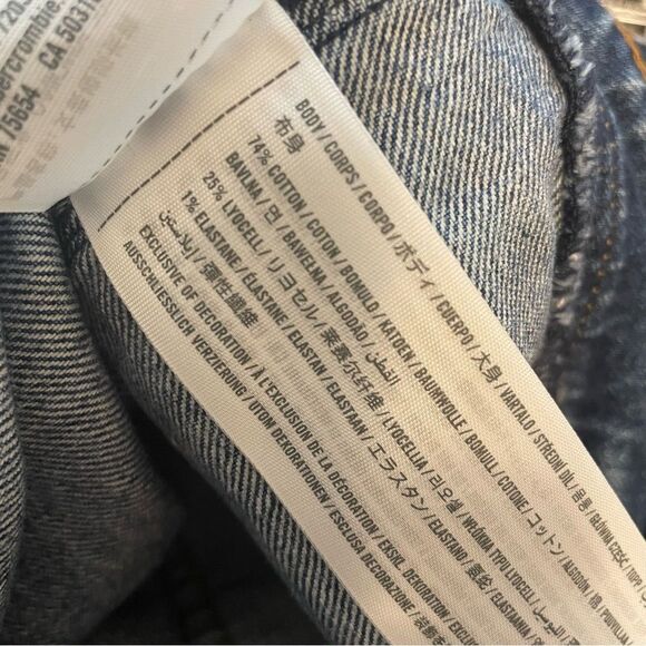 Abercrombie & Fitch "Mom Jean" Tapered Fray Leg Button Fly Size 25/0 - Picture 9 of 9